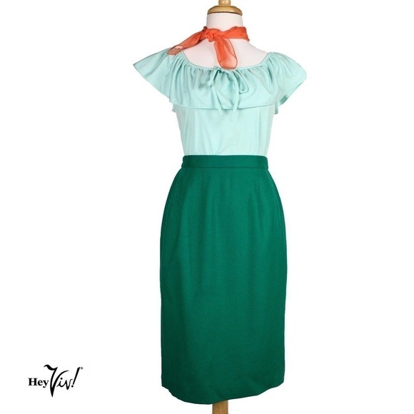 Vintage Kelly Green Wool Pencil Skirt - Back Kick Pleat - 6 - W26 - Hey Viv - Picture 1 of 6